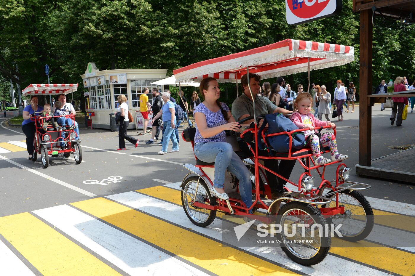 Sunday fun in Sokolniki Park