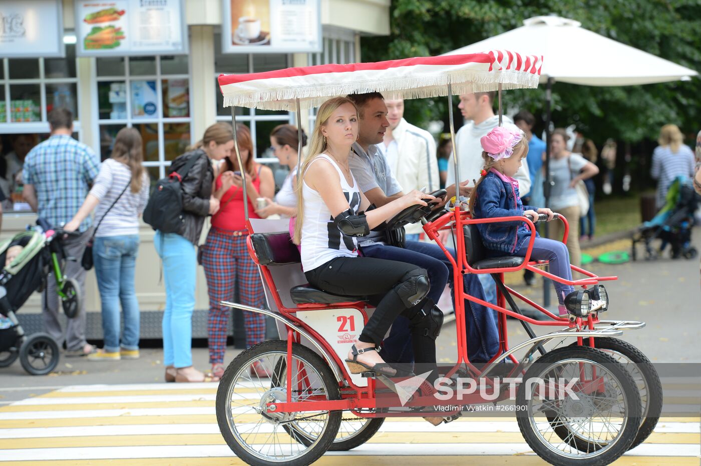 Sunday fun in Sokolniki Park