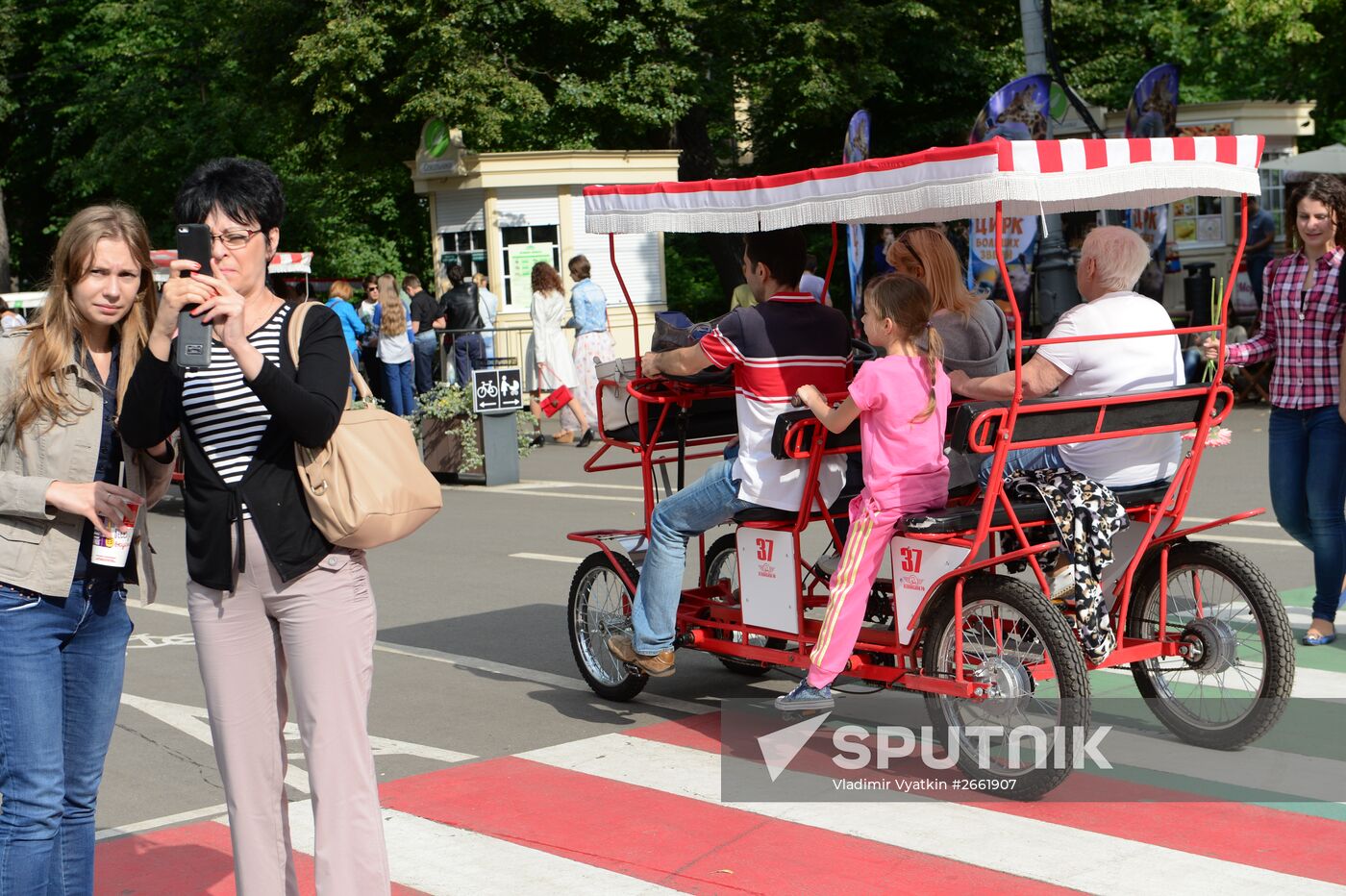 Sunday fun in Sokolniki Park