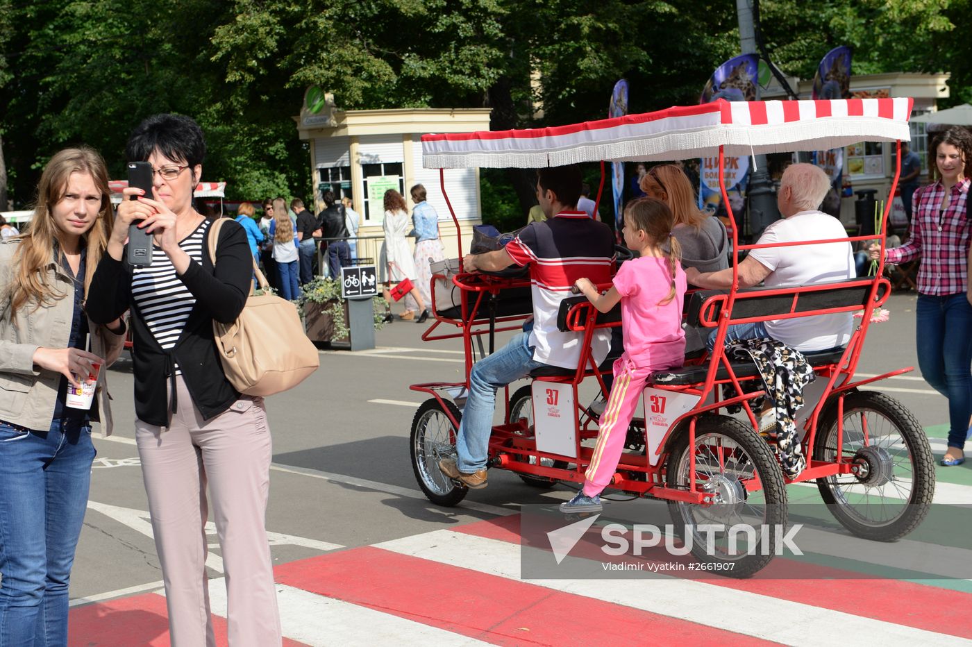 Sunday fun in Sokolniki Park