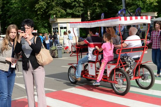 Sunday fun in Sokolniki Park
