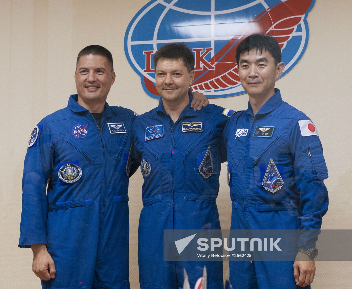 News conference of Soyuz TMA-17M crew at Baikonur cosmodrome