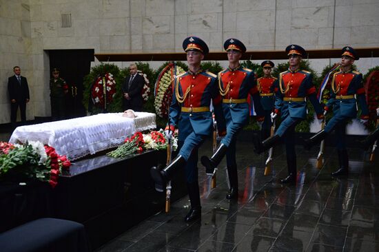 Paying last respects to Gennady Seleznyov