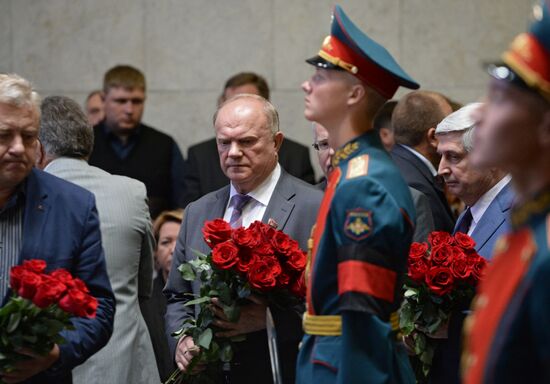 Paying last respects to Gennady Seleznyov