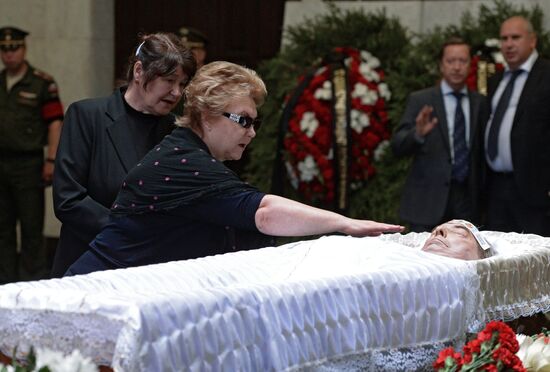 Paying last respects to Gennady Seleznyov