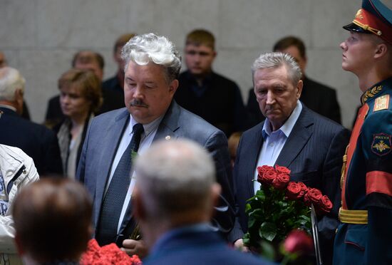 Paying last respects to Gennady Seleznyov