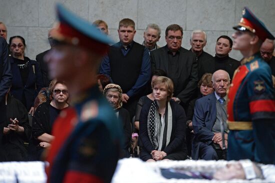 Paying last respects to Gennady Seleznyov