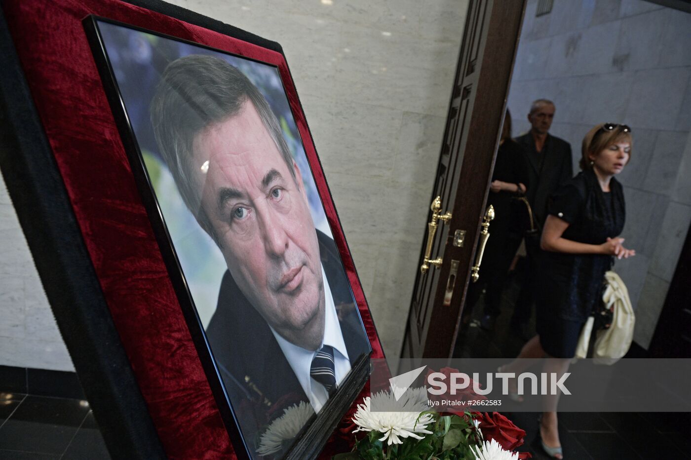 Paying last respects to Gennady Seleznyov