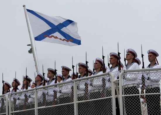 Rehearsal for naval review in Vladivostok