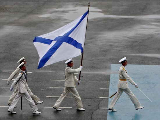 Rehearsal for naval review in Vladivostok