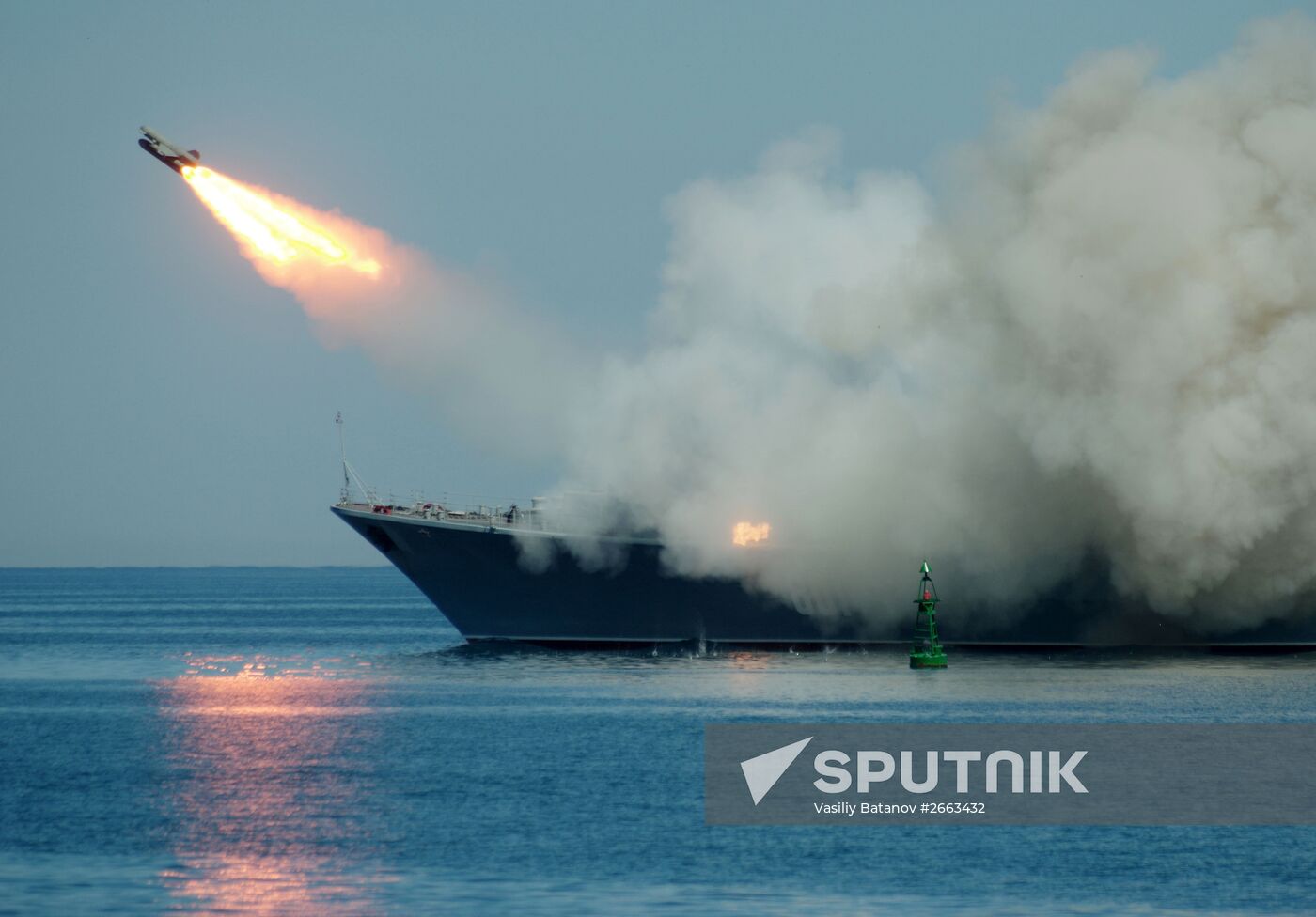 The Ladny destroyer escort vessel during a rehearsal of a Navy Day Parade in Sevastopol. Location: Russia, Crimean Federal District, Sevastopol. Author: Vasiliy Batanov/Sputnik. Rehearsal for Navy Day Parade in Sevastopol