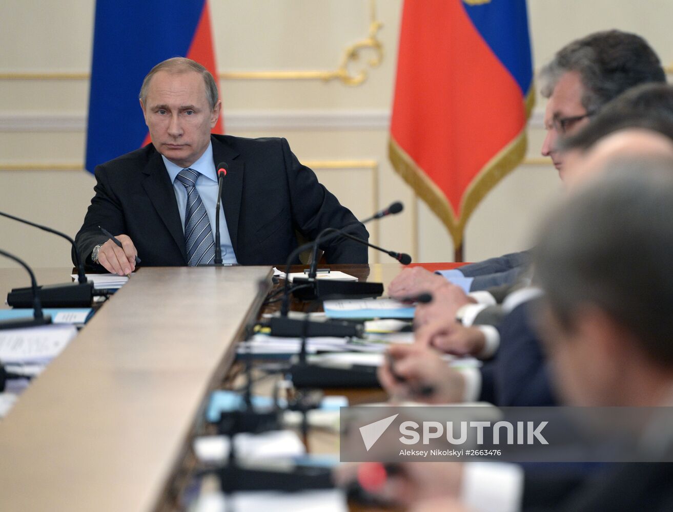 President Putin meets with Russian Government