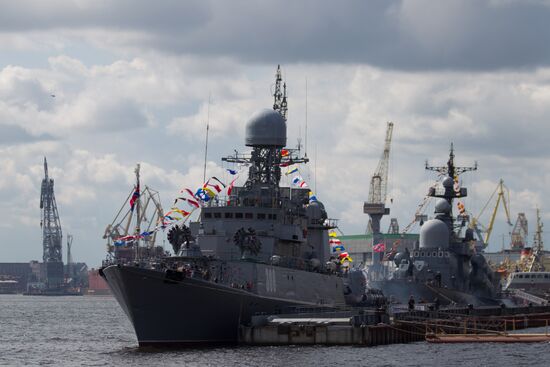 Rehearsal for Navy Day Parade in St. Petersburg