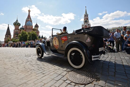 GUM's motor rally Gorkyclassic 2015 in Moscow