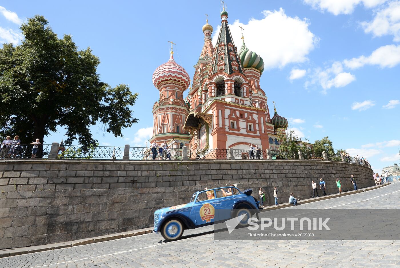 GUM's motor rally Gorkyclassic 2015 in Moscow