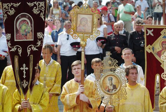 Cross procession to mark feast day of St. Vladimir in Sevastopol