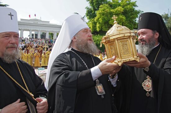 Cross procession to mark feast day of St. Vladimir in Sevastopol
