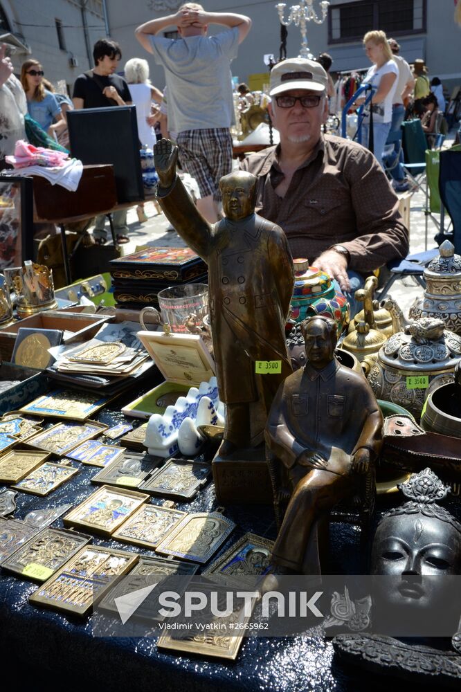 Jumble market at Museum of Moscow