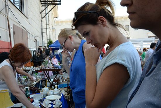 Jumble market at Museum of Moscow