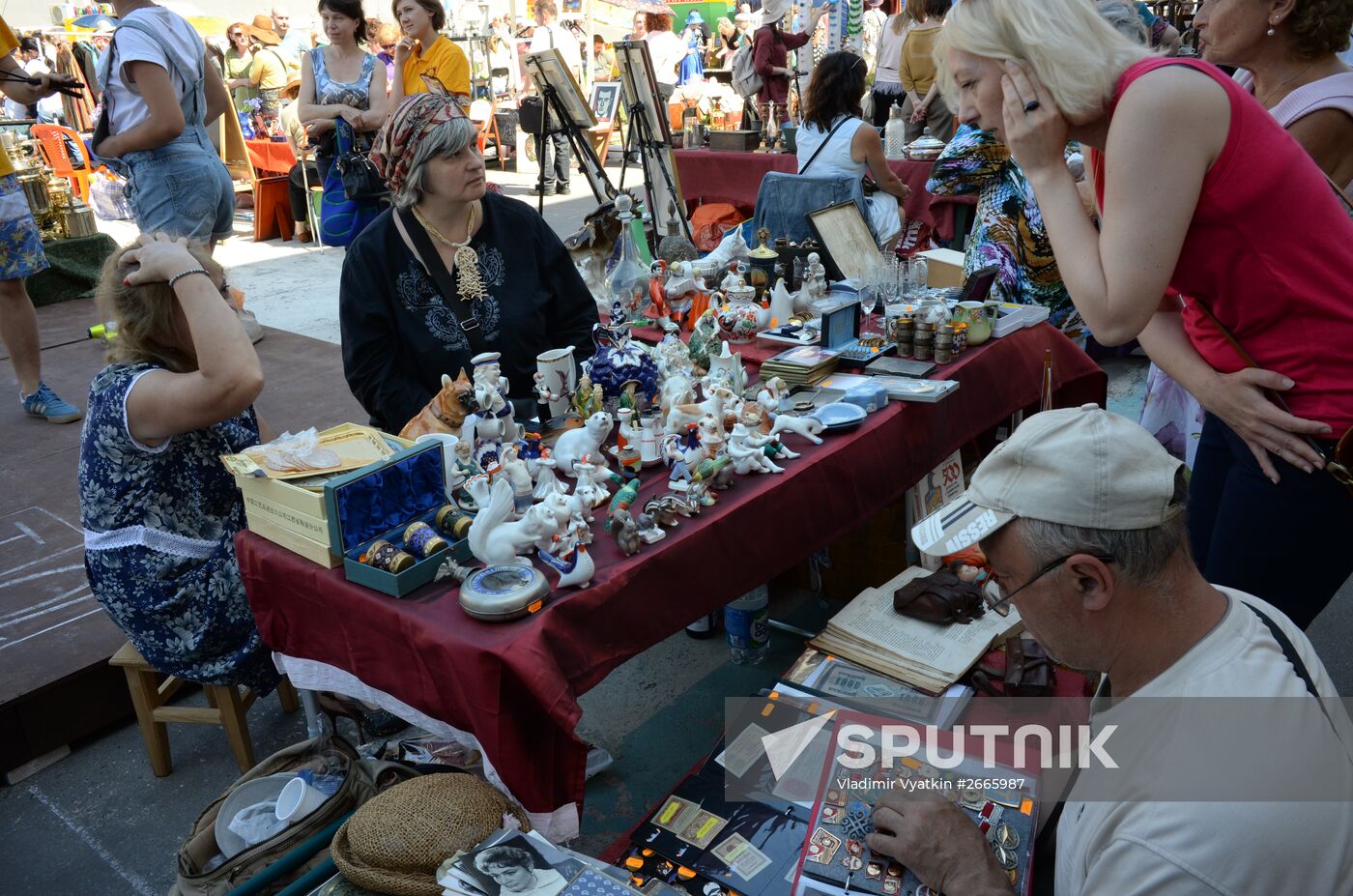 Jumble market at Museum of Moscow