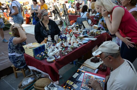 Jumble market at Museum of Moscow
