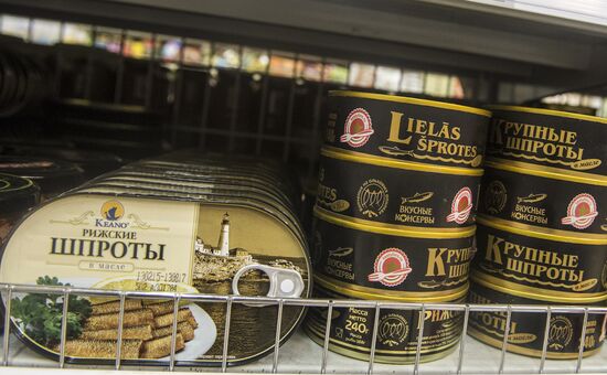 Rospotrebnadzor bans import of canned fish from Latvia