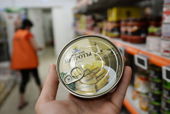 Rospotrebnadzor bans import of canned fish from Latvia