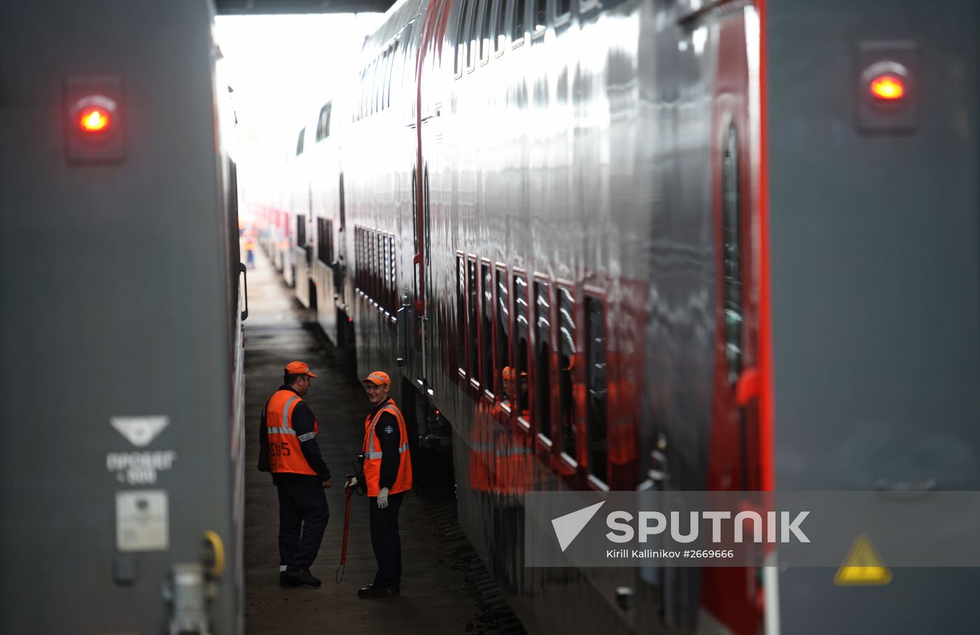 Moscow-Voronezh double-decker train hits the railways