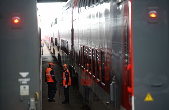 Moscow-Voronezh double-decker train hits the railways