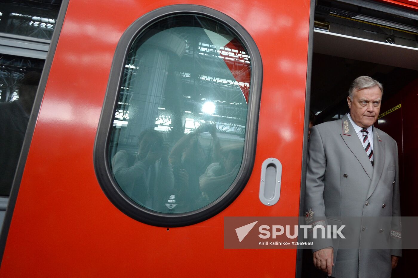 Moscow-Voronezh double-decker train hits the railways