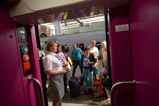 Moscow-Voronezh double-decker train hits the railways