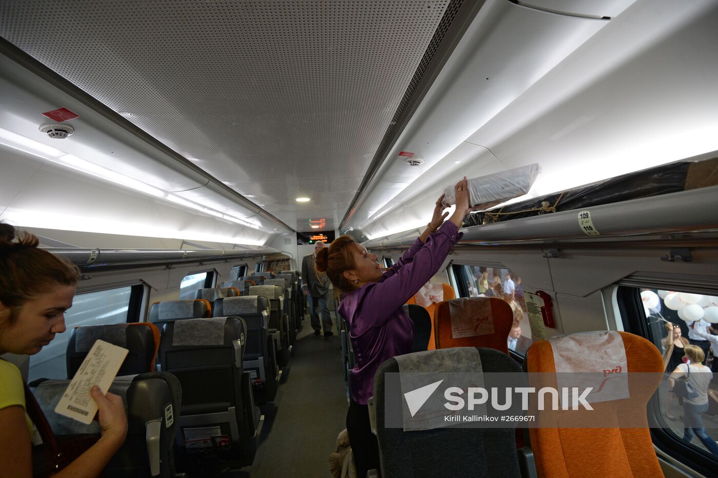 Moscow-Voronezh double-decker train hits the railways
