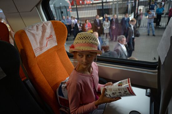 Moscow-Voronezh double-decker train hits the railways