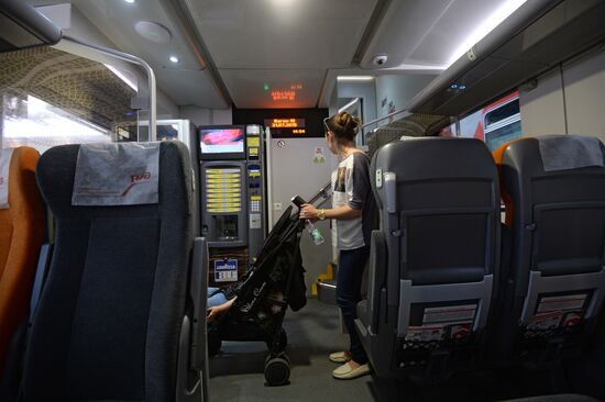 Moscow-Voronezh double-decker train hits the railways