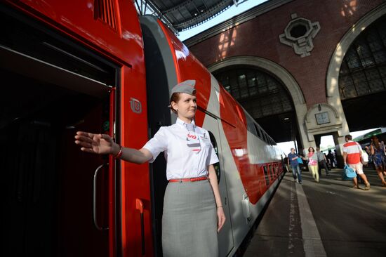 Moscow-Voronezh double-decker train hits the railways