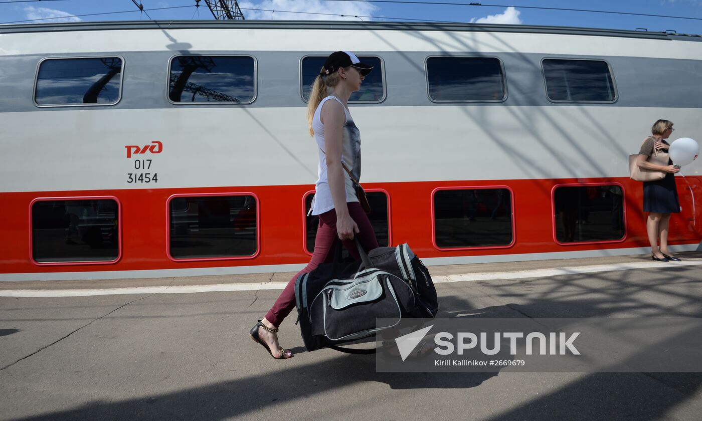 Moscow-Voronezh double-decker train hits the railways