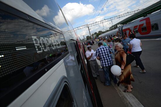 Moscow-Voronezh double-decker train hits the railways