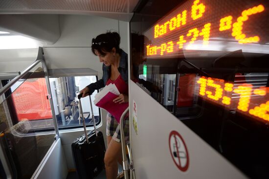 Moscow-Voronezh double-decker train hits the railways