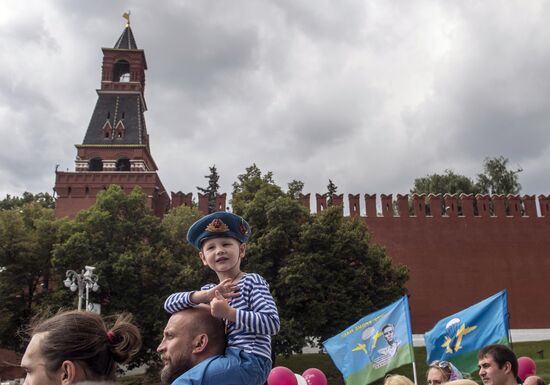 Marking Airborne Force's 85th anniversary on Moscow's Red Square