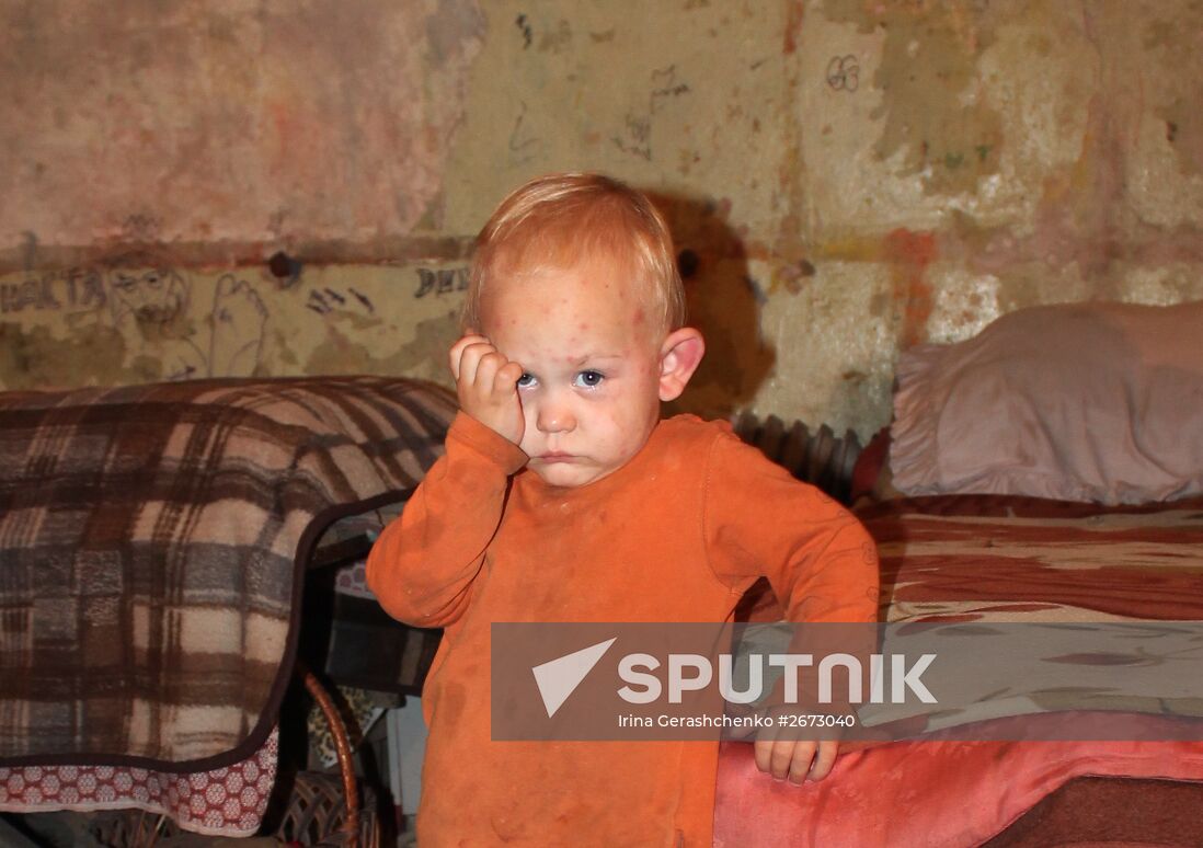 Children at bombproof shelter in Donetsk
