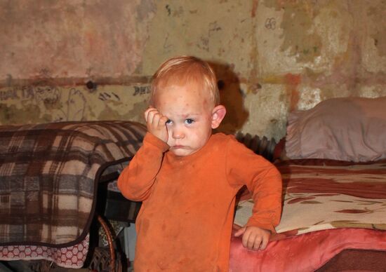 Children at bombproof shelter in Donetsk
