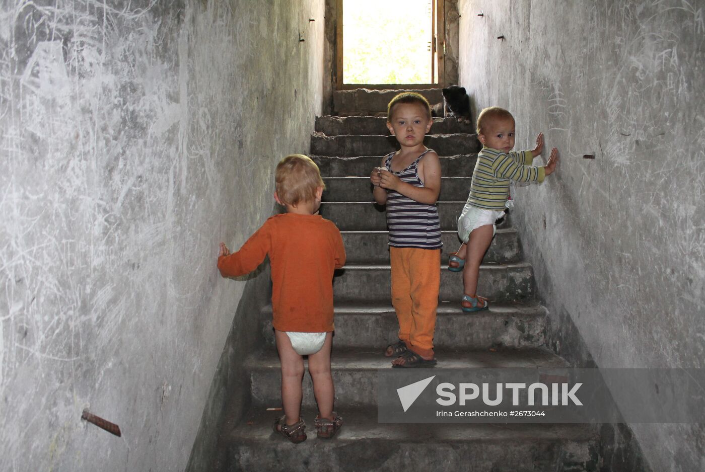 Children at bombproof shelter in Donetsk