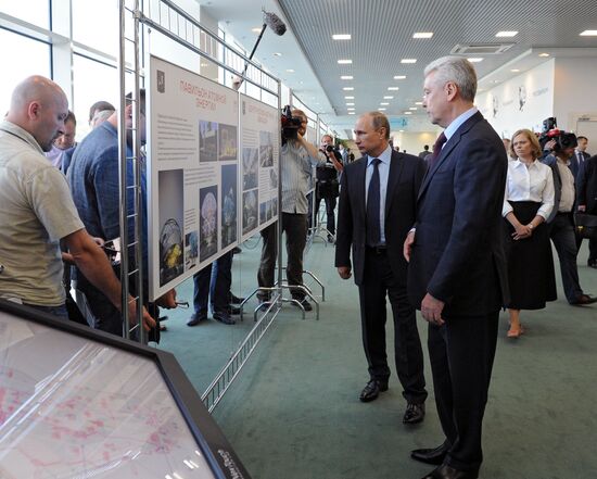 President Vladimir Putin visits Mosquarium Center of Oceanography and Marine Biology
