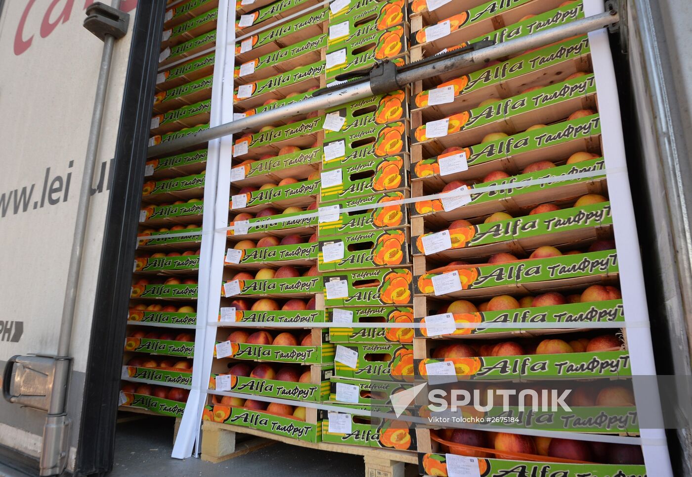 Sanctioned foods destroyed in Russia