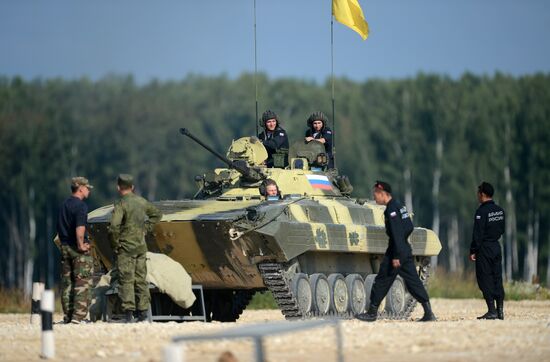 The Suvorov Onslaught competition of BMP-2 infantry combat vehicles. Day Two