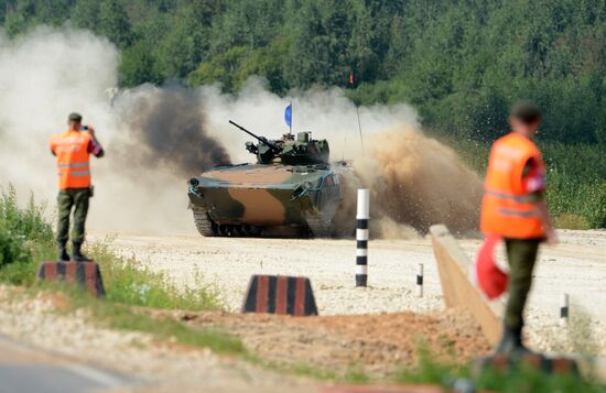The Suvorov Assault competition of BMP-2 infantry combat vehicles. Day Two