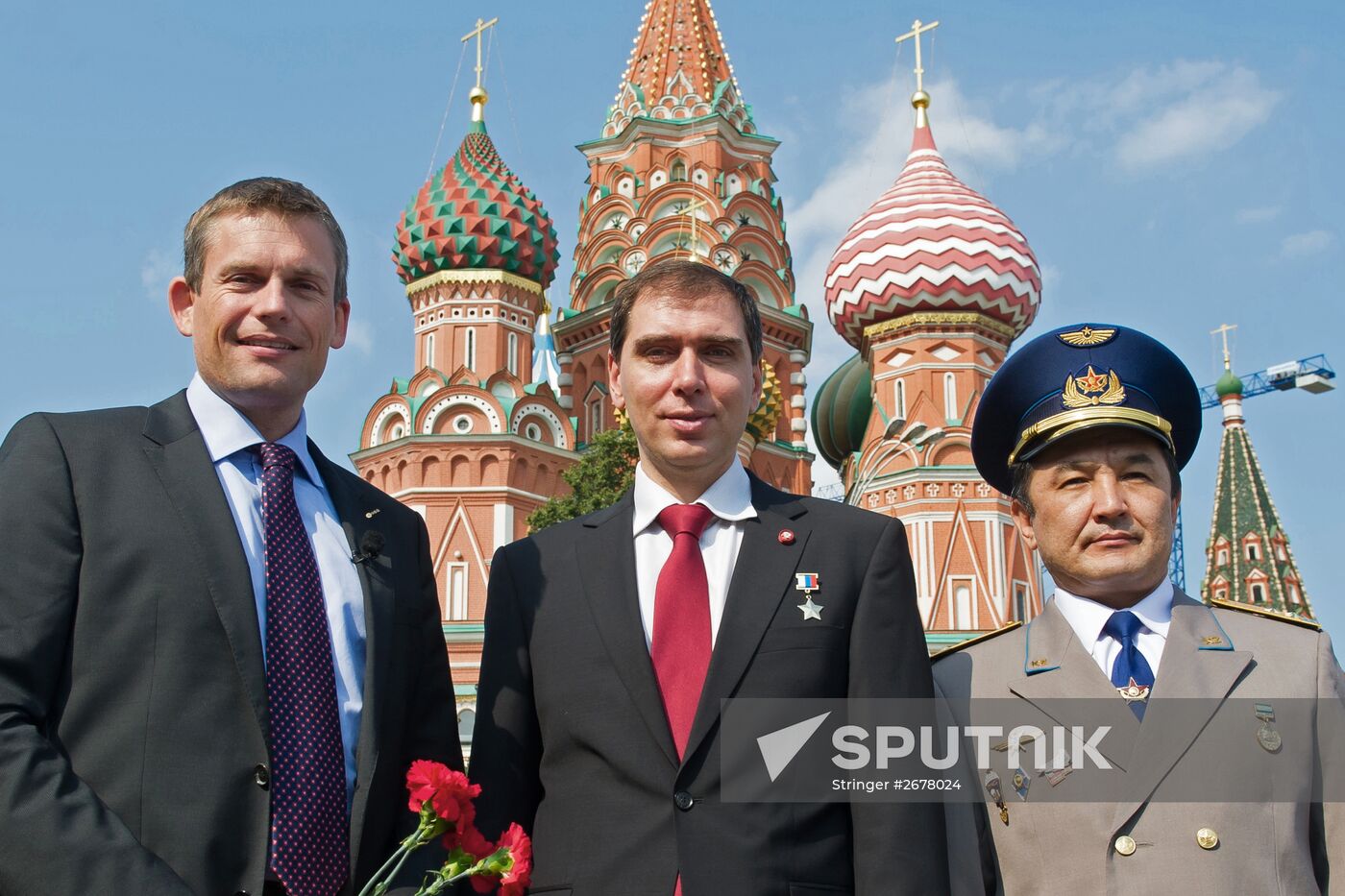 New conference with crew members of expedition 45/46 to the ISS and of expedition 18