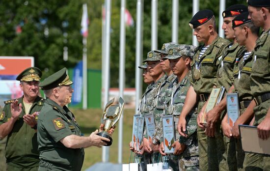 The Suvorov Onslaught competition of BMP-2 infantry combat vehicles. Finals