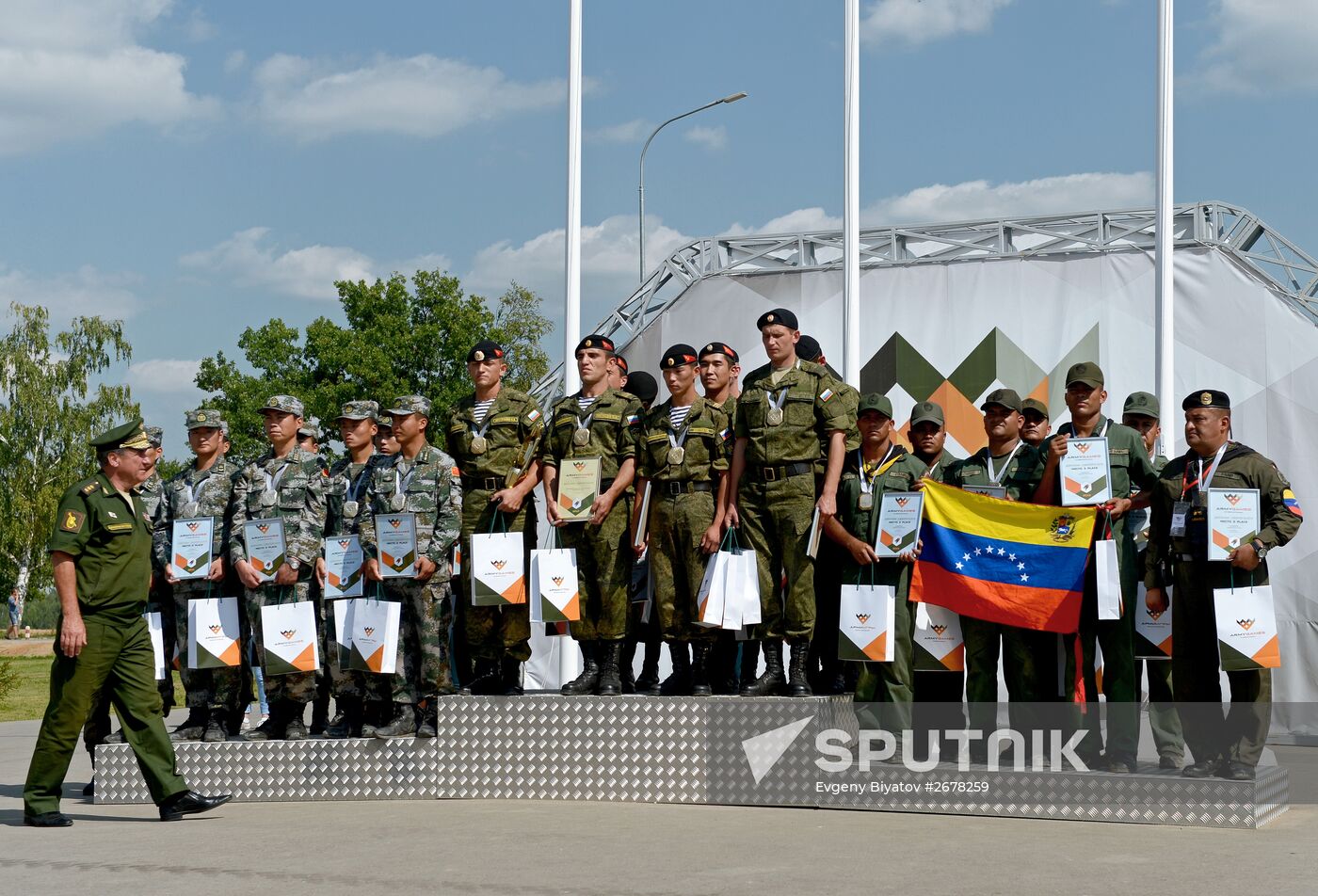 The Suvorov Onslaught competition of BMP-2 infantry combat vehicles. Finals