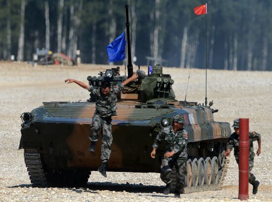 The Suvorov Onslaught competition of BMP-2 infantry combat vehicles. Finals